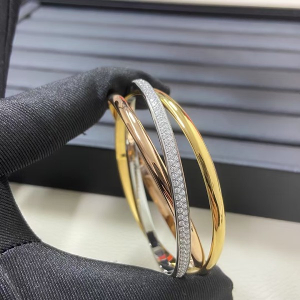 High quality classic brand Cartier new product set with diamonds, three color three ring bracelet, neutral jewelry factory direct sales