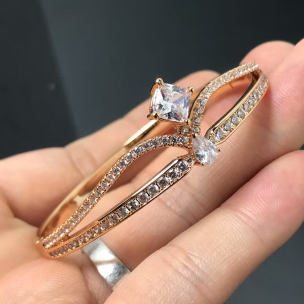Classic brand Chaumet bracelet New Diamond studded Bond Bracelet factory direct sales free shipping 