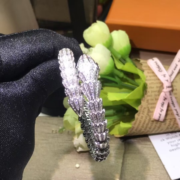 Classic brand high-end jewelry Bvlgari bracelet Snake Bone Flower Body Diamond Bracelet factory direct sales free shipping