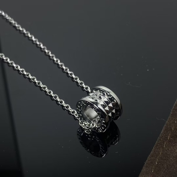 Classic brand Bulgari New Water Chestnut Little Red Women's Necklace factory direct sales free shipping