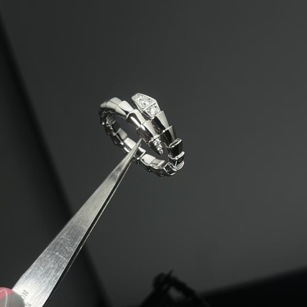 Classic brand Bvlgari ring head and tail diamond spring snake ring manufacturer direct sales free shipping