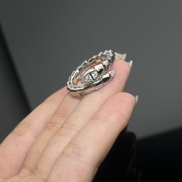 Classic brand Bvlgari ring head and tail diamond spring snake ring manufacturer direct sales free shipping