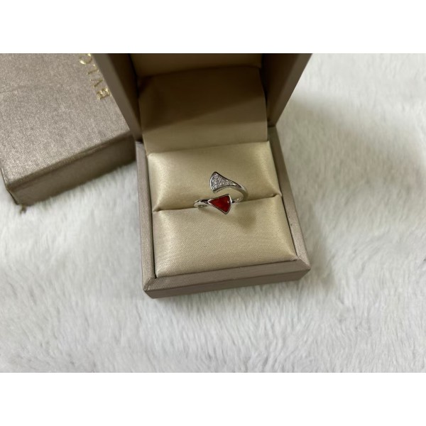 Classic brand Bvlgari ring  mother of pearl diamond skirt ring  factory direct sales free shipping