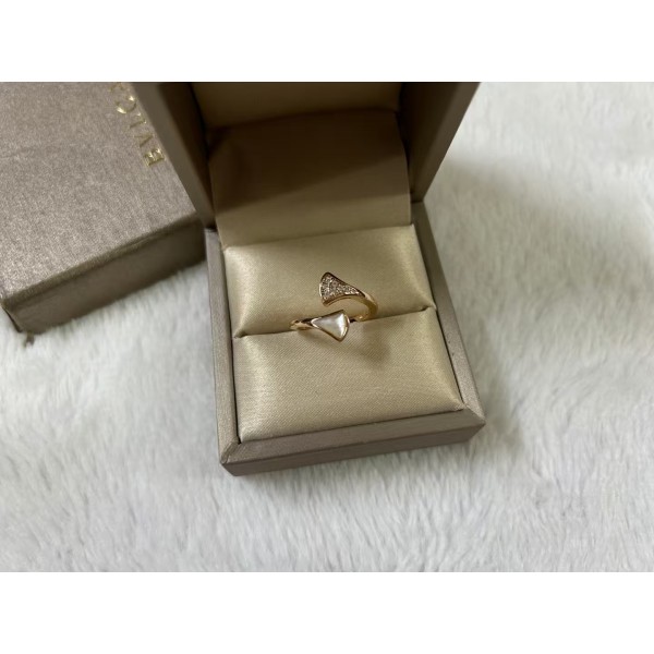 Classic brand Bvlgari ring  mother of pearl diamond skirt ring  factory direct sales free shipping