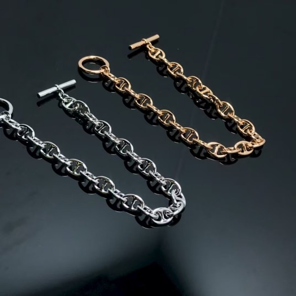 Luxury brand Hermes bracelet New smooth 8-shaped multi section pig nose bracelet factory direct sales free shipping