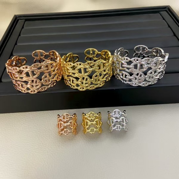 Luxury brand Hermes bracelet New hollowed out smooth pig nose bracelet factory direct sales free shipping