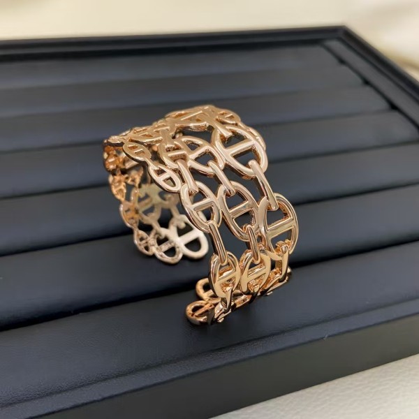 Luxury brand Hermes bracelet New hollowed out smooth pig nose bracelet factory direct sales free shipping