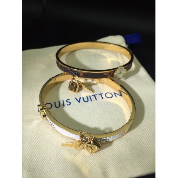 Classic brand LV bracelet New Four Leaf Clover White Fritillaria Bracelet Factory Direct Sales Free Shipping