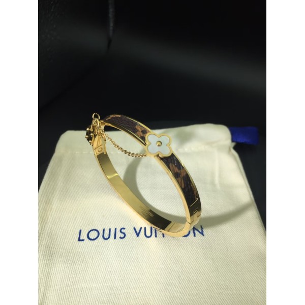 Classic brand LV bracelet New Four Leaf Clover White Fritillaria Bracelet Factory Direct Sales Free Shipping