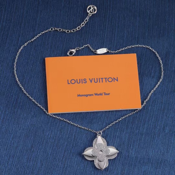 Classic brand LV necklace New Flower Necklace Factory Direct Sales Free Shipping