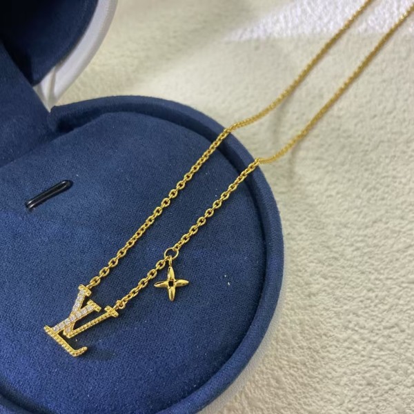 Classic brand LV necklace New Half Diamond Letter Necklace Factory Direct Sales Free Shipping