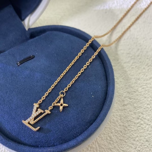 Classic brand LV necklace New Half Diamond Letter Necklace Factory Direct Sales Free Shipping