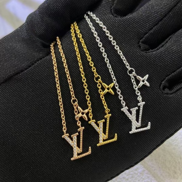 Classic brand LV necklace New Half Diamond Letter Necklace Factory Direct Sales Free Shipping