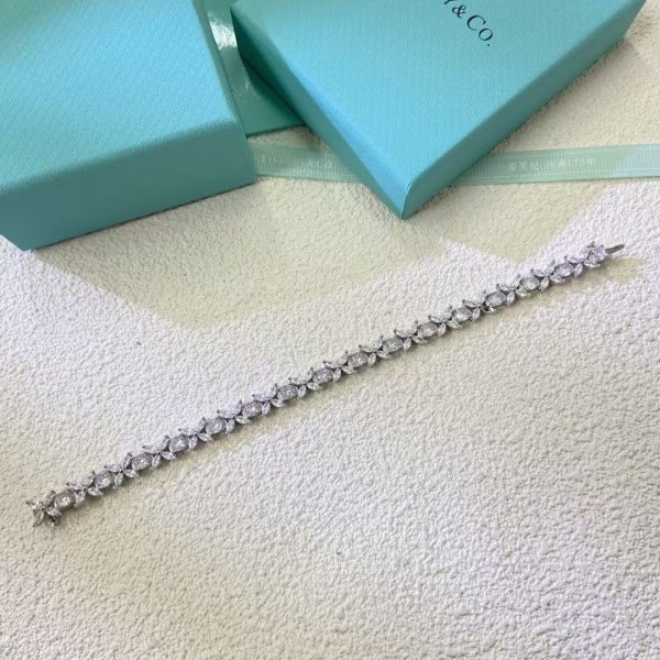 High quality Tiffany new diamond bracelet with crossed eyelets