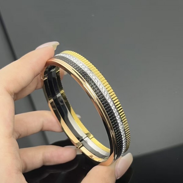 Classic brand Boucheron High version diamond studded gear bracelet Factory Direct Sales with Free Shipping