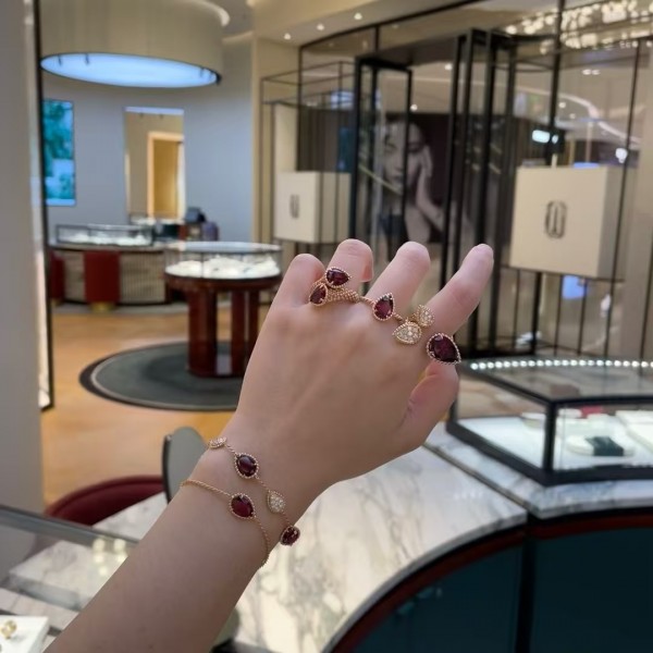 Classic brand Boucheron New New diamond inlaid mother of pearl bracelet Factory Direct Sales with Free Shipping 