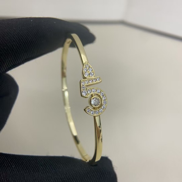 Classic brand Chanel bracelet New diamond studded drip water 5-character bracelet factory direct sales free shipping
