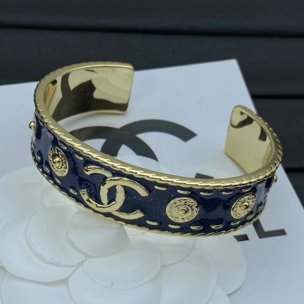Classic brand Chanel bracelet New Fashion Bracelet factory direct sales free shipping