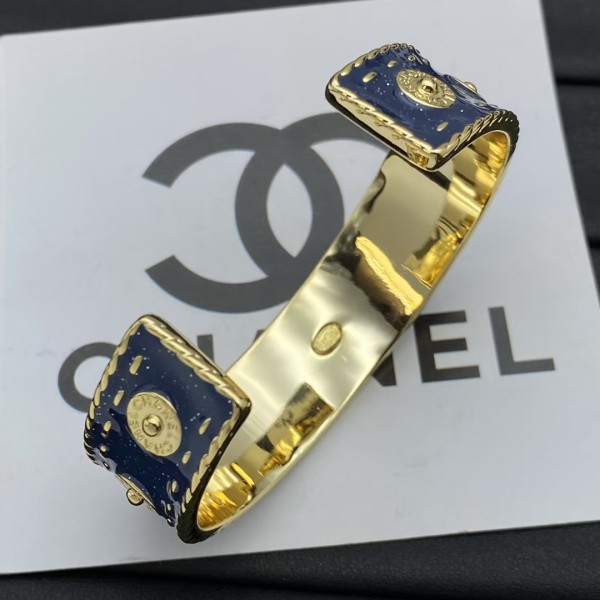 Classic brand Chanel bracelet New Fashion Bracelet factory direct sales free shipping
