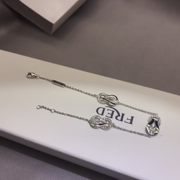 Light luxury brand FRED New Three Flower Half Diamond 8-Character Bracelet Factory Direct Sales Free Shipping 