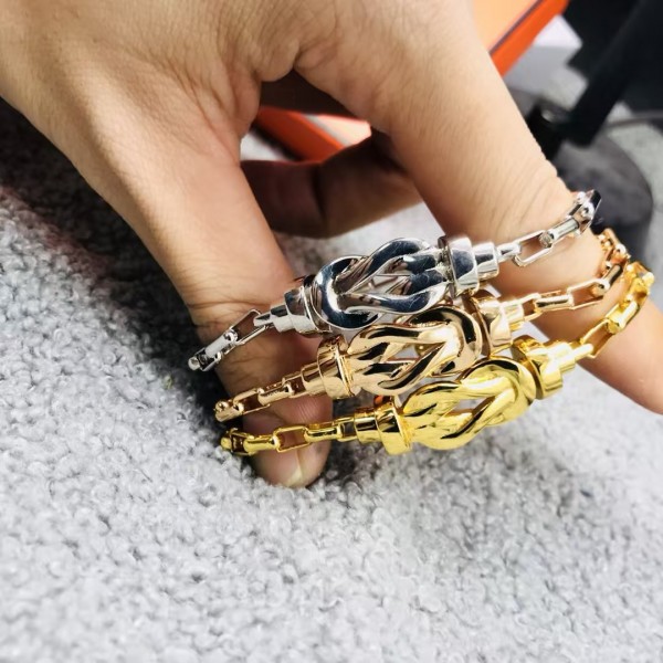 Light luxury brand FRED New 8-shaped bracelet Factory Direct Sales Free Shipping