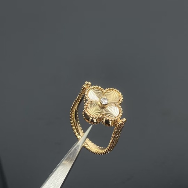 Classic brand Van Cleef&Arpels New Rotating Clover Ring factory direct sales free shipping